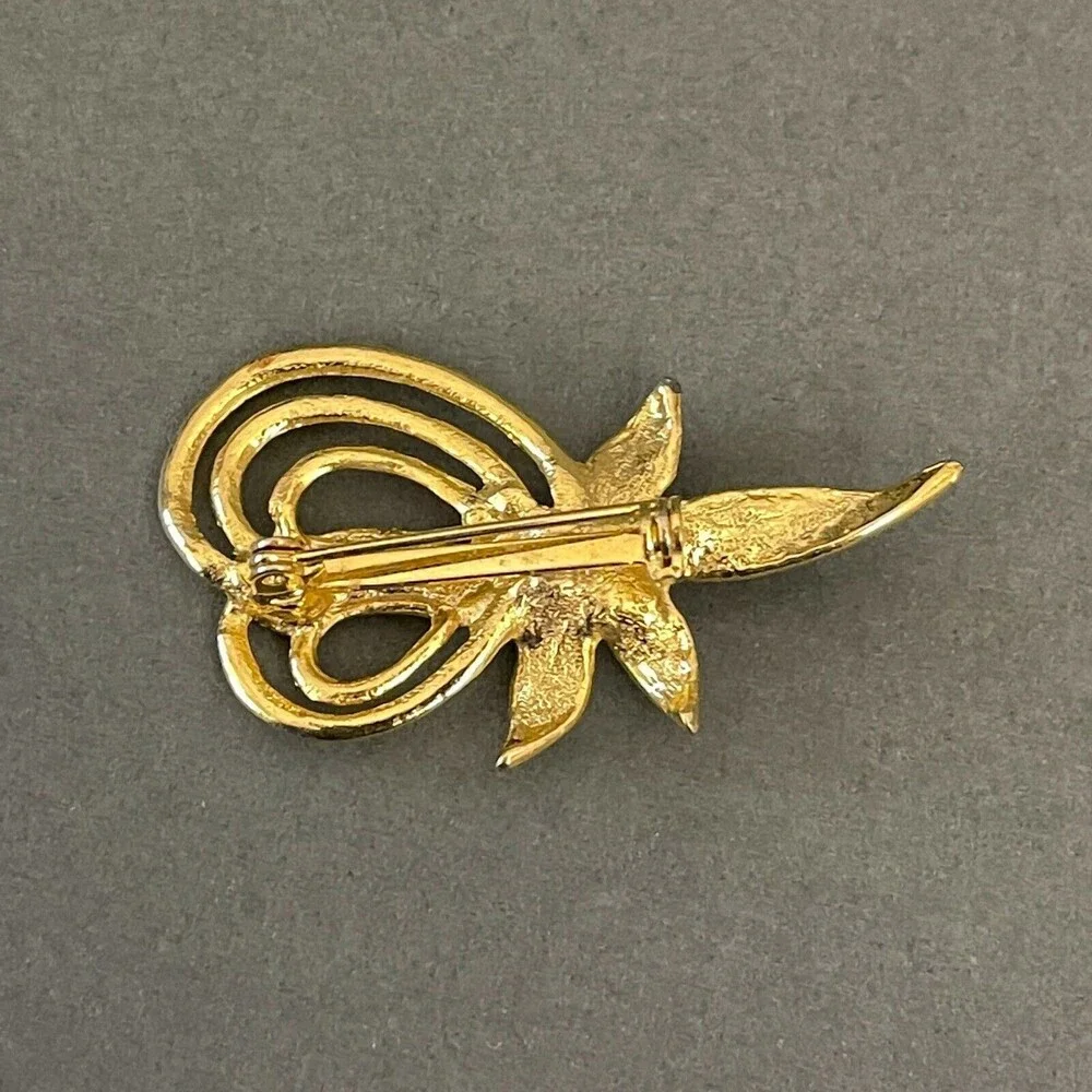 Gold-tone White Faux Pearl Women's Fashion Brooch NWOT